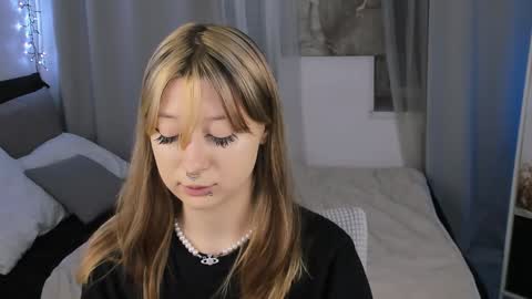 Nyuta Hartmann online show from February 2025 01:44:01 PM