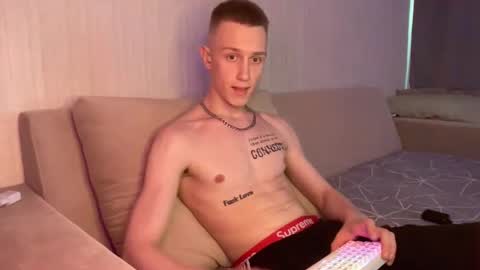 Snapshot of travis_gracile chatting on May 2026 09:58:02 AM Travis online show from May 2026 09:58:02 AM