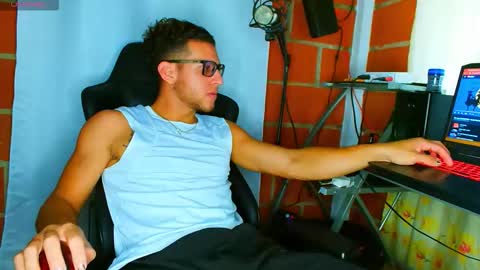 Snapshot of travisdiamonds chatting on November 2025 09:36:01 PM TRAVIS. online show from November 2025 09:36:01 PM