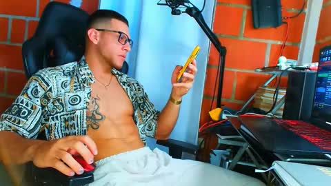 Snapshot of travisdiamonds chatting on January 2026 10:24:01 PM TRAVIS. online show from January 2026 10:24:01 PM