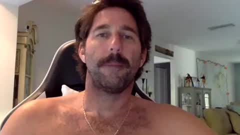 TravisKenn online show from October 2025 08:42:01 PM