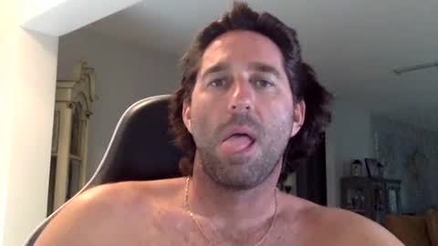 TravisKenn online show from January 2026 07:52:02 PM