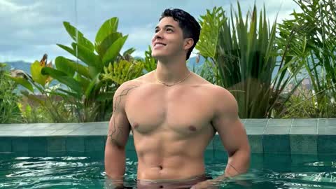 Snapshot of traviss_joplin chatting on September 2025 12:04:01 AM Travis online show from September 2025 12:04:01 AM