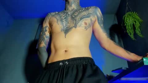 TRAV - INDEPENDENT MODEL online show from October 2025 01:06:01 AM