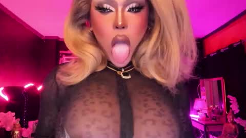 Jade online show from November 2025 06:12:02 AM