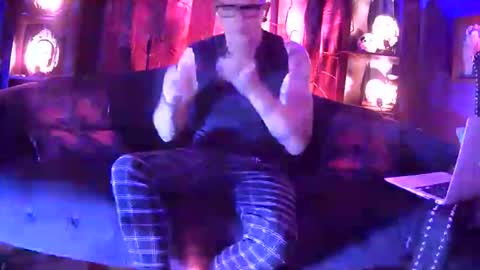 Snapshot of trent_pounder chatting on April 2026 10:13:01 AM Trent Pounder online show from April 2026 10:13:01 AM
