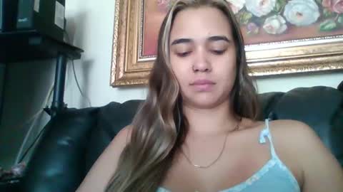 Snapshot of triana_bell chatting on October 2025 04:50:01 PM triana_bell online show from October 2025 04:50:01 PM
