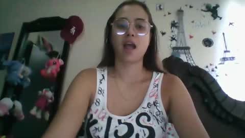 Snapshot of triana_bell chatting on November 2025 06:50:02 PM triana_bell online show from November 2025 06:50:02 PM