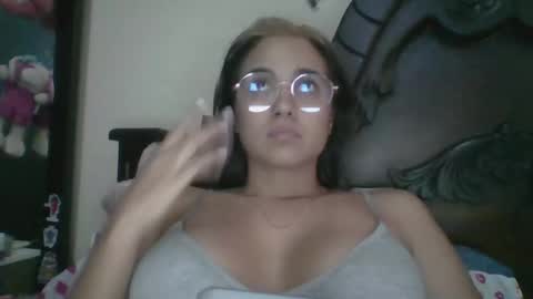 Snapshot of triana_bell chatting on November 2025 10:15:02 PM triana_bell online show from November 2025 10:15:02 PM