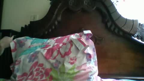 Snapshot of triana_bell chatting on November 2025 06:33:02 PM triana_bell online show from November 2025 06:33:02 PM