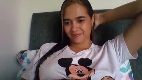 Snapshot of triana_bell chatting on December 2025 07:00:01 PM triana_bell online show from December 2025 07:00:01 PM