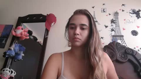Snapshot of triana_bell chatting on January 2026 04:44:01 PM triana_bell online show from January 2026 04:44:01 PM