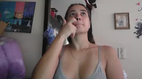Snapshot of triana_bell chatting on April 2026 03:42:02 PM triana_bell online show from April 2026 03:42:02 PM