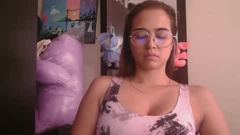 Snapshot of triana_bell chatting on May 2026 05:39:01 PM triana_bell online show from May 2026 05:39:01 PM
