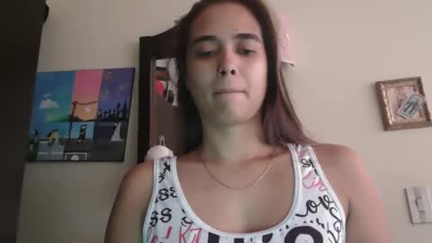 triana_bell online show from June 2026 04:01:01 PM