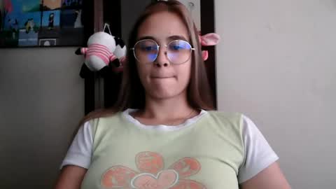 triana_bell online show from June 2026 04:44:01 PM
