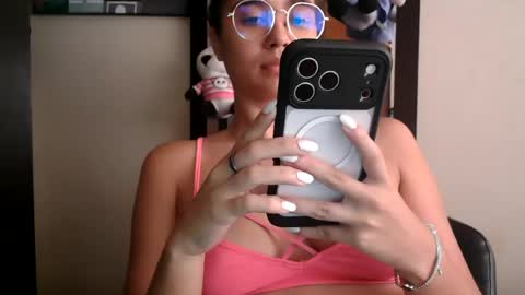 triana_bell online show from July 2026 05:50:01 PM