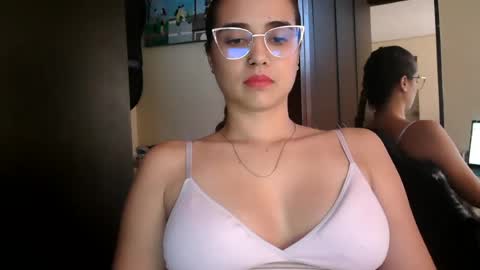 triana_bell online show from July 2026 09:17:02 PM