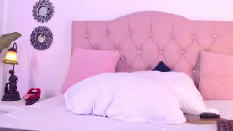 Snapshot of triana_crimson chatting on January 2025 09:47:02 PM triana_crimson online show from January 2025 09:47:02 PM