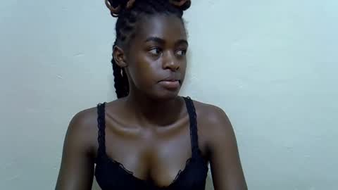 Snapshot of trickle_star chatting on February 2026 02:27:02 PM Asteric online show from February 2026 02:27:02 PM