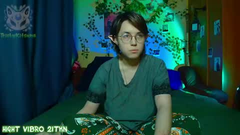 trickykitsune online show from April 2026 05:41:01 PM