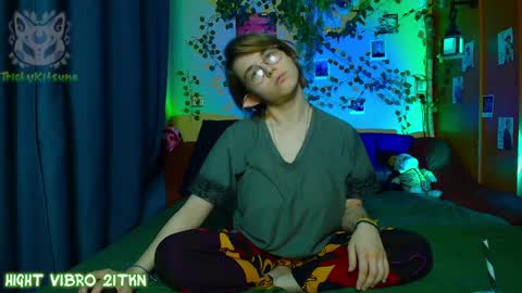 trickykitsune online show from May 2026 04:04:02 PM