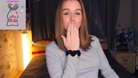 Snapshot of trinahillier chatting on November 2025 07:15:01 PM Bubbles online show from November 2025 07:15:01 PM