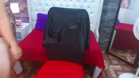 Snapshot of trinity_tsx chatting on December 2024 04:46:02 PM SOFIA online show from December 2024 04:46:02 PM