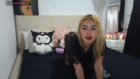 trinitych_ online show from June 2026 12:00:02 PM
