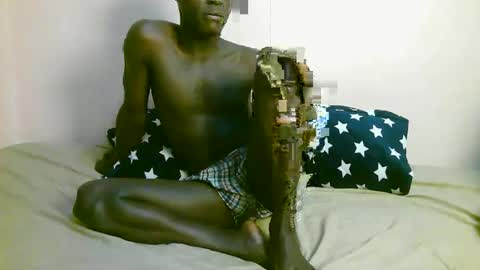 Tris6 online show from February 2026 06:17:02 PM