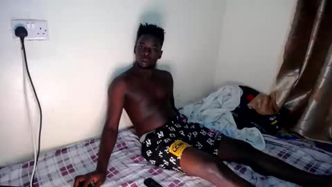 Snapshot of trisboo5 chatting on February 2025 09:32:02 AM Trisboo5 online show from February 2025 09:32:02 AM