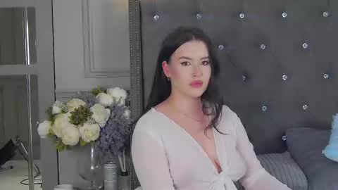 trisha_winslet online show from December 2024 10:23:02 PM