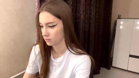 Snapshot of trishaawbrey chatting on November 2025 05:44:01 PM Ur Trisha online show from November 2025 05:44:01 PM