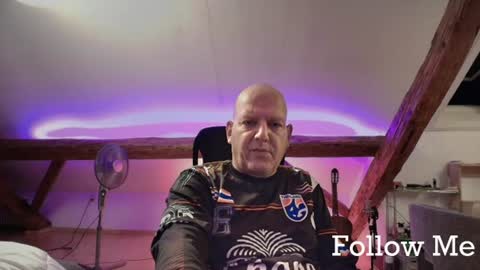 Snapshot of tritonspace chatting on June 2026 02:40:01 AM Triton online show from June 2026 02:40:01 AM
