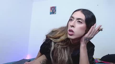 Snapshot of trix_fiore_oficial chatting on January 2025 04:17:01 AM Trix online show from January 2025 04:17:01 AM