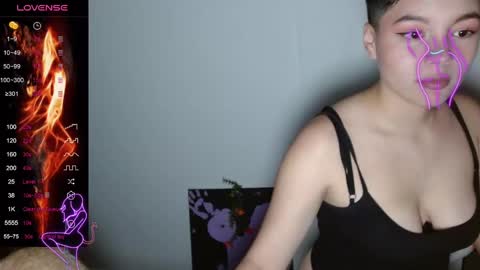 Snapshot of trixie_tangg chatting on February 2025 02:39:02 AM Kitty online show from February 2025 02:39:02 AM