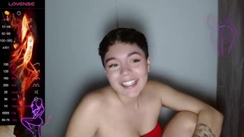 Snapshot of trixie_tangg chatting on February 2025 01:09:02 AM Kitty online show from February 2025 01:09:02 AM