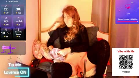 Snapshot of trixiedivine chatting on December 2024 09:00:01 AM Trixie Divine online show from December 2024 09:00:01 AM