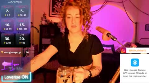 Snapshot of trixiedivine chatting on March 2026 01:12:02 AM Trixie Divine online show from March 2026 01:12:02 AM