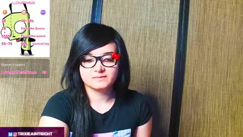 Snapshot of trixiedoescamcam chatting on September 2025 10:00:02 PM trixiedoescamcam online show from September 2025 10:00:02 PM