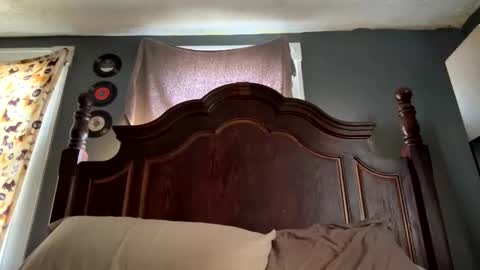 Trix online show from November 2025 06:08:01 PM