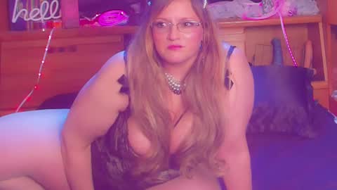 Snapshot of trixstarchik999 chatting on March 2025 06:00:02 PM trixstarchik online show from March 2025 06:00:02 PM