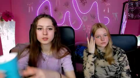 Trixy online show from April 2026 12:15:01 PM