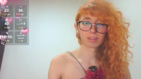 Snapshot of trixy_roses chatting on November 2025 07:08:02 PM Trixy Rose online show from November 2025 07:08:02 PM