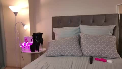 Snapshot of trophy_x_wife chatting on February 2025 04:12:01 AM Alexandra online show from February 2025 04:12:01 AM
