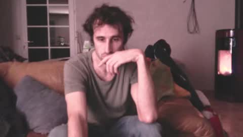 Snapshot of trucdeoufouf chatting on January 2025 10:12:02 PM trucdeoufouf online show from January 2025 10:12:02 PM