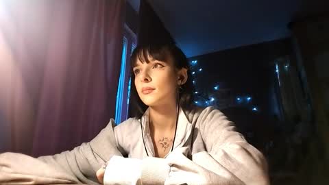 Snapshot of trudymersereau chatting on December 2025 06:11:01 AM Poly online show from December 2025 06:11:01 AM