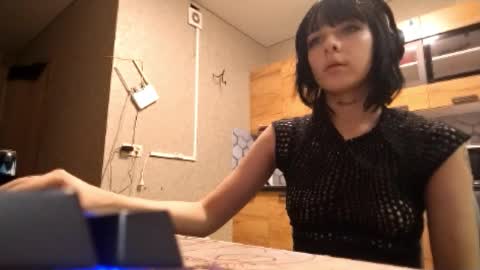 Snapshot of trudymersereau chatting on January 2026 05:27:02 PM Poly online show from January 2026 05:27:02 PM