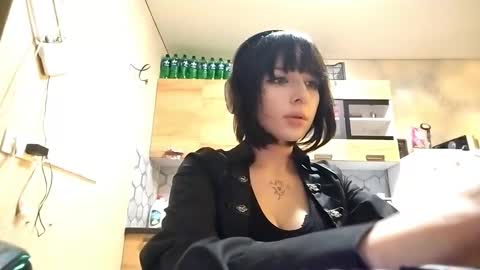 Snapshot of trudymersereau chatting on January 2026 12:09:02 PM Poly online show from January 2026 12:09:02 PM