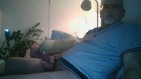 Snapshot of trukturk chatting on April 2026 08:29:02 PM trukturk online show from April 2026 08:29:02 PM